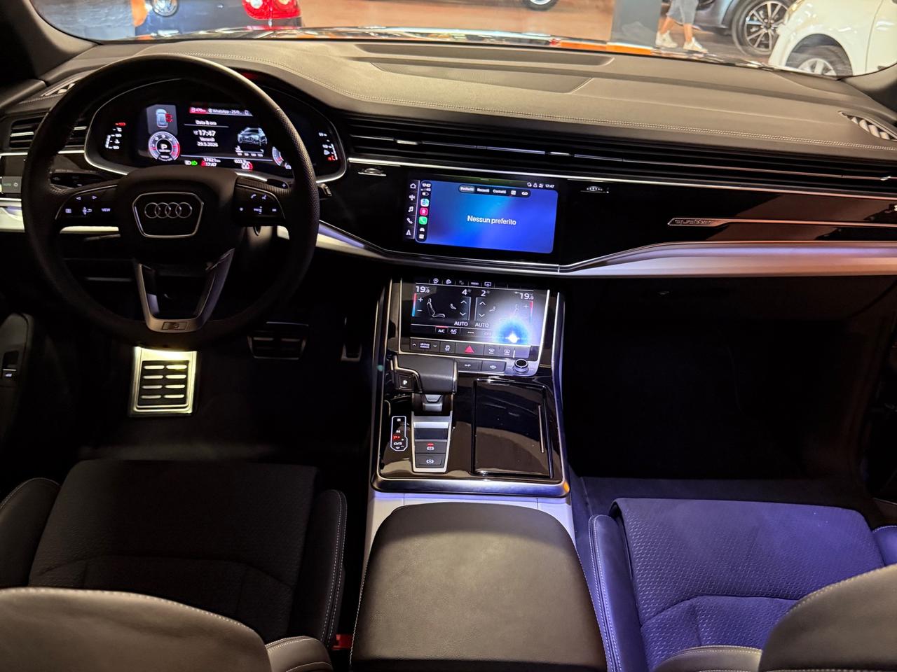 PAZZESCA AUDI Q8 S-LINE MILD-HYBRID CON SOLI 17.621 KM