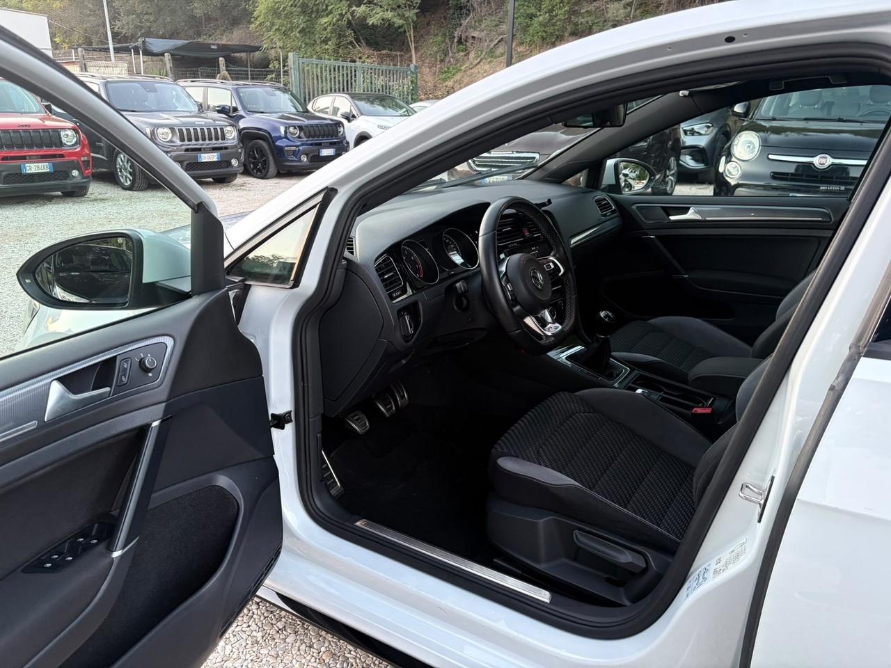 Volkswagen Golf 1.4 TSI R-Line Executive BlueMotion Technology