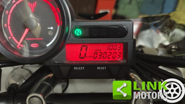 YAMAHA MT-03 .