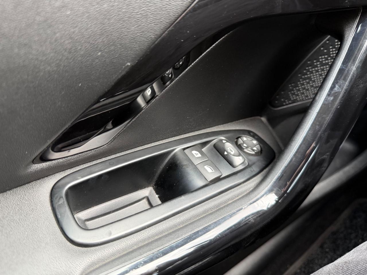 Peugeot 208 1.6 e-HDi 92 CV Stop&Start 3 porte Allure