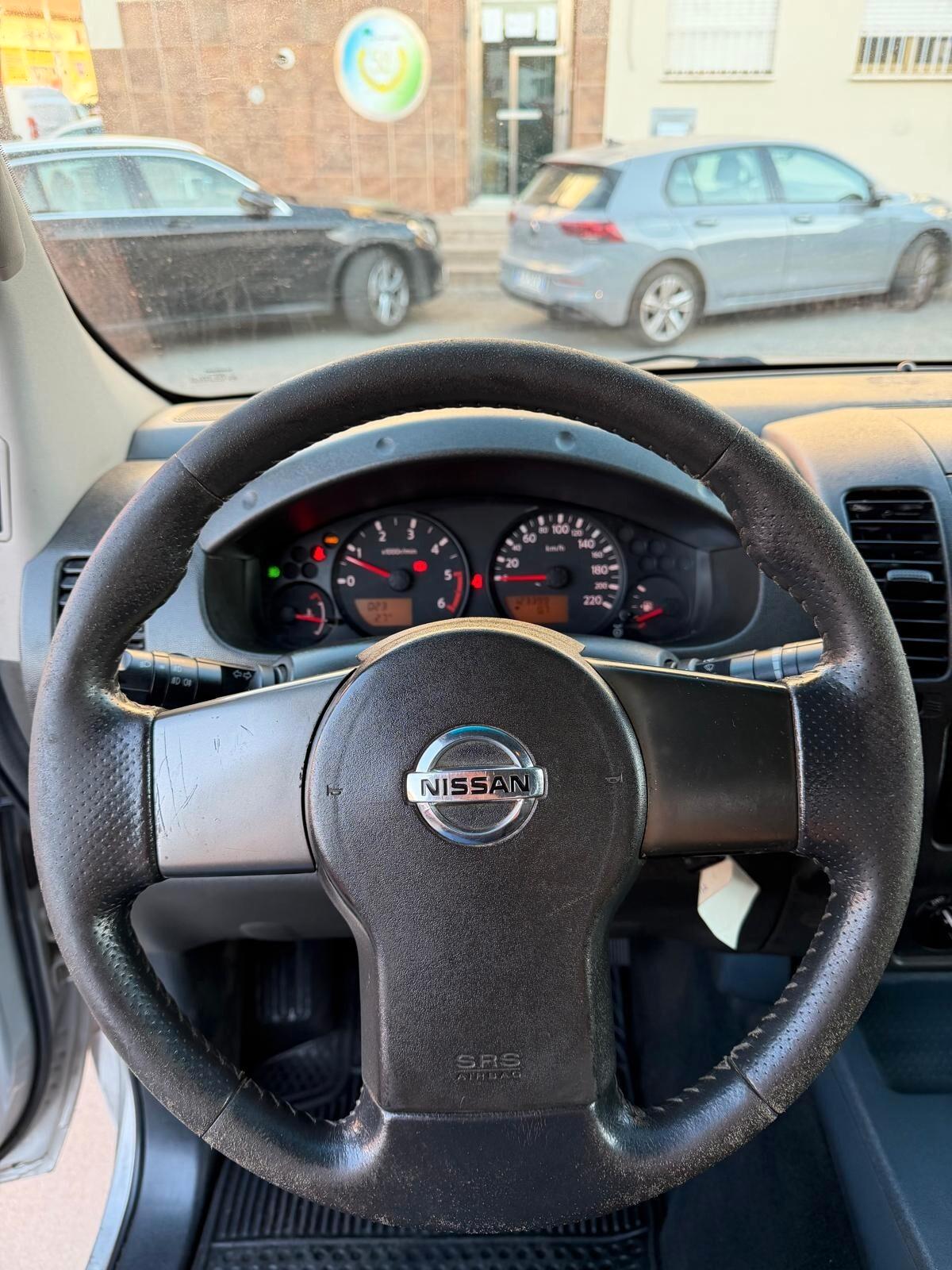 Nissan Navara 2.5 dCi 4 porte Double Cab Sport