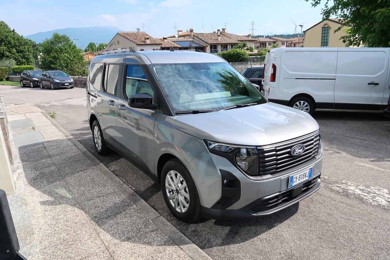 Ford Tourneo Courier 1.0 EcoBoost Titanium