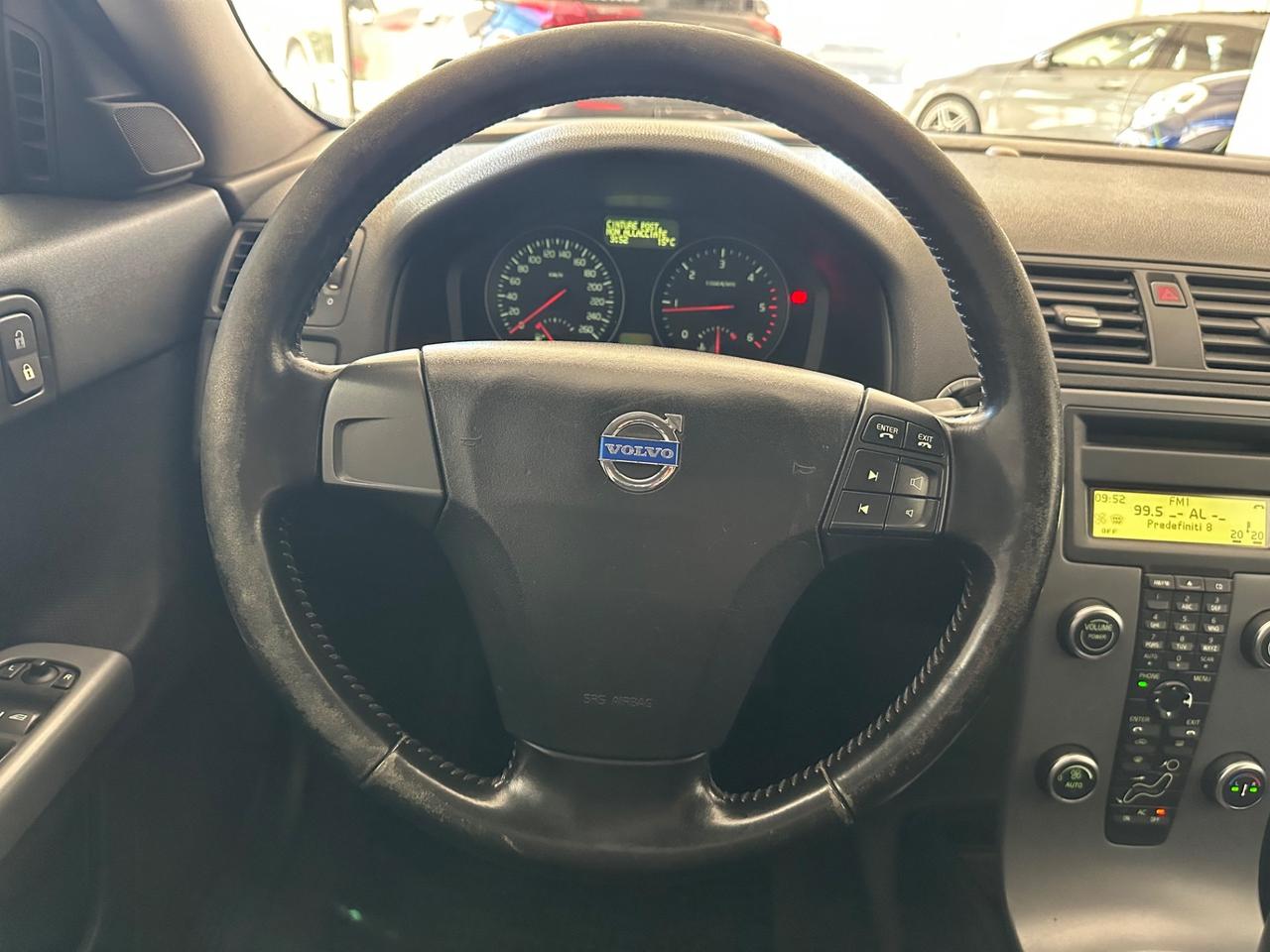 Volvo V50 D2 R-design