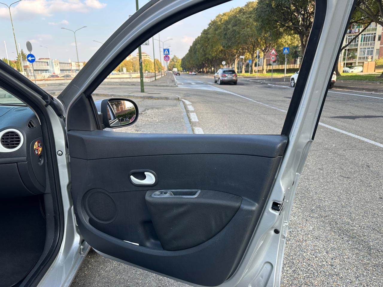 Renault Clio 1.2 16V 5 porte GPL della casa fino 2032
