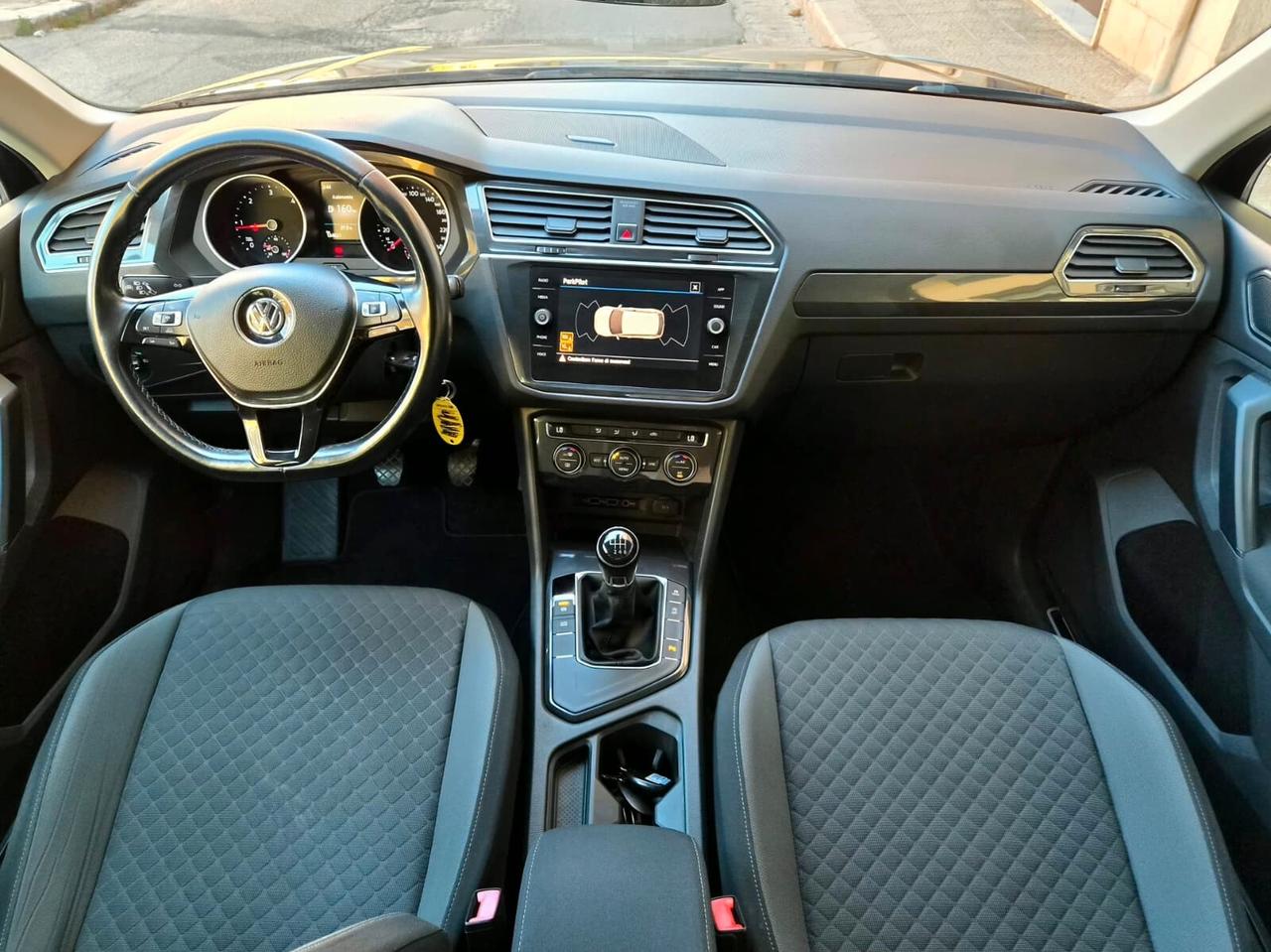 Volkswagen Tiguan 1.6 TDI SCR Sport BlueMotion Technology R-Line Edition