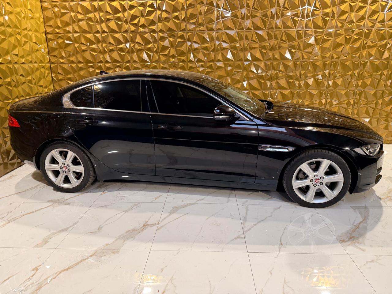 Jaguar XE 2.0 D Turbo 180CV Prestige