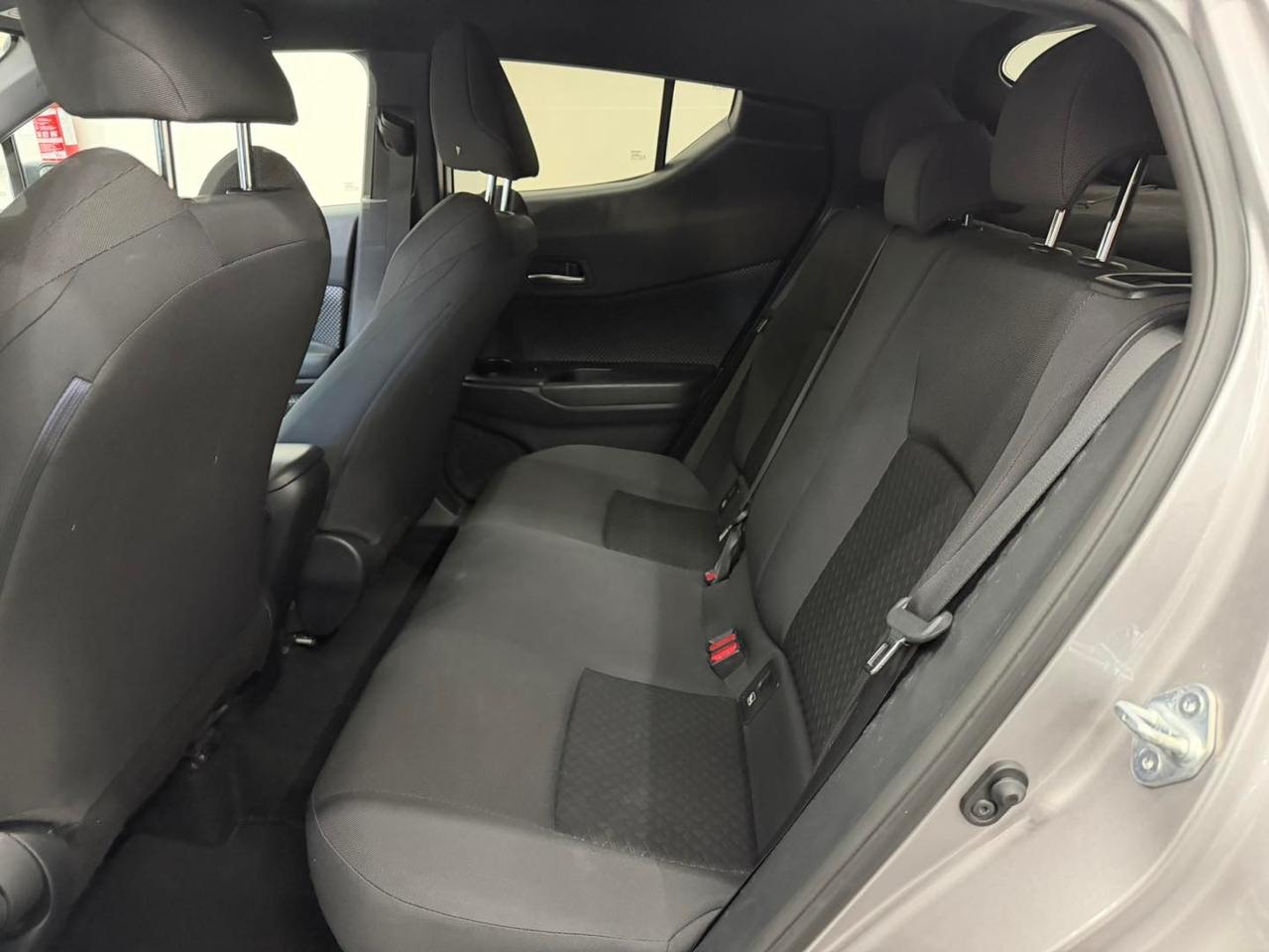 Toyota C-HR 1.8 Hybrid E-CVT Business 2022