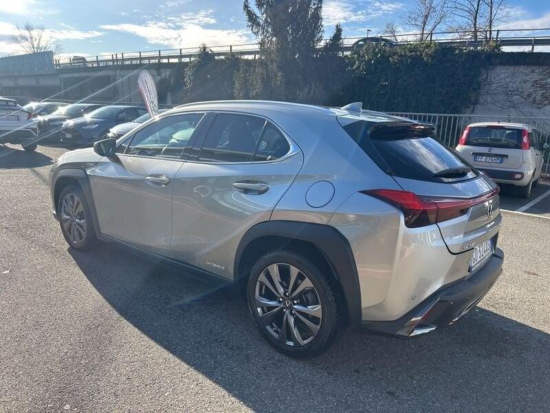 Lexus UX Hybrid 4WD F Sport