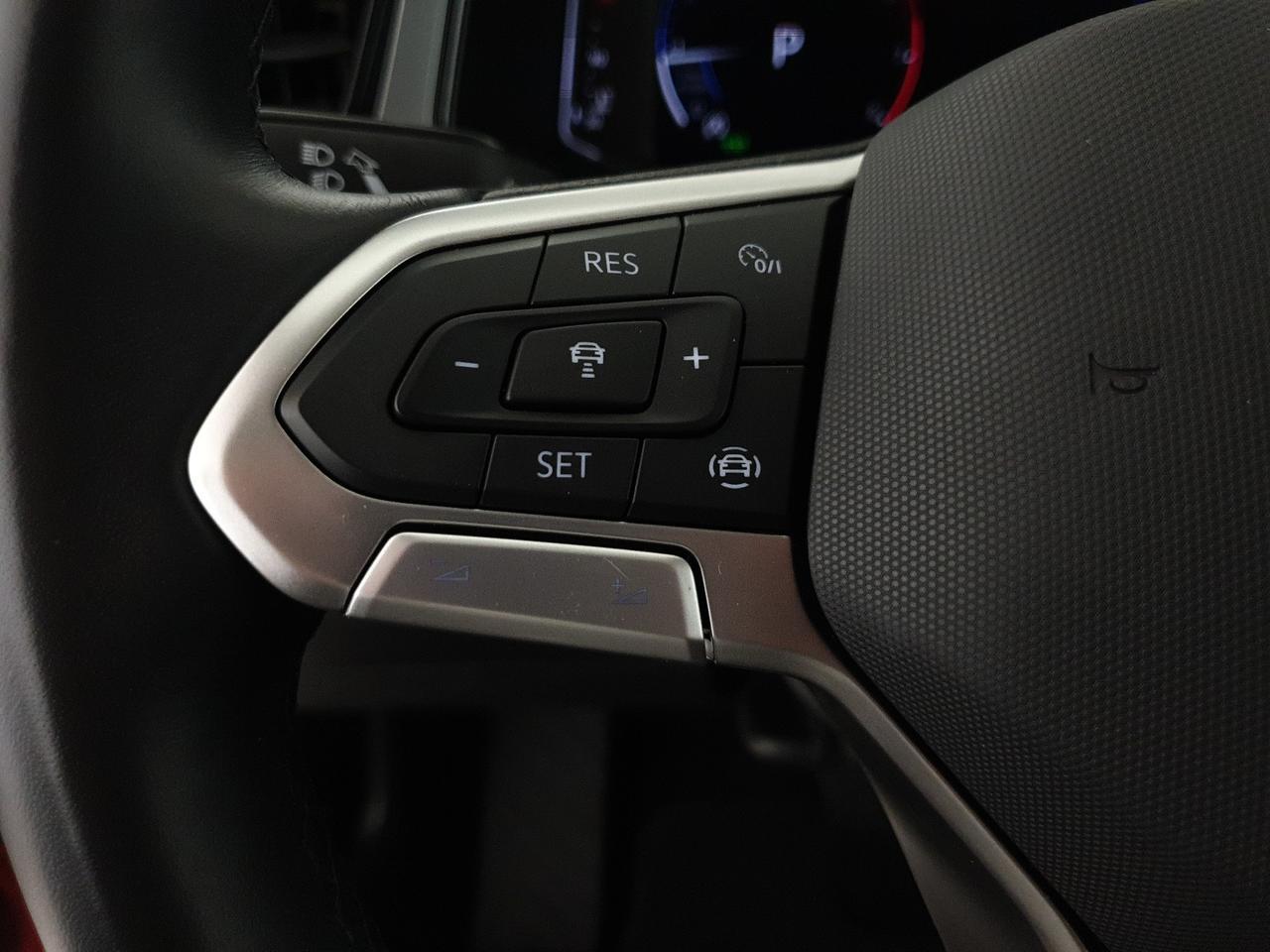 Volkswagen T-Roc 1.5 tsi sport dsg