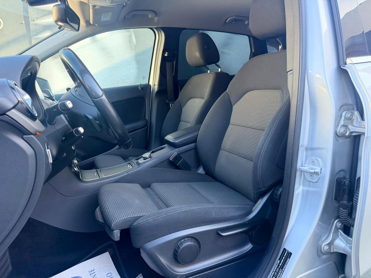 Mercedes-benz B 180 Premium