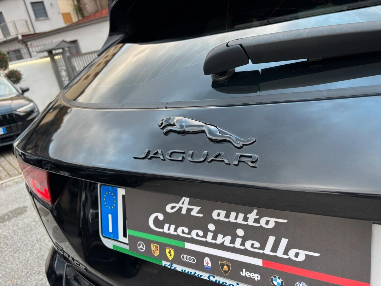 Jaguar E-Pace 2.0D 150 CV AWD R-Dynamic TOTAL BLACK