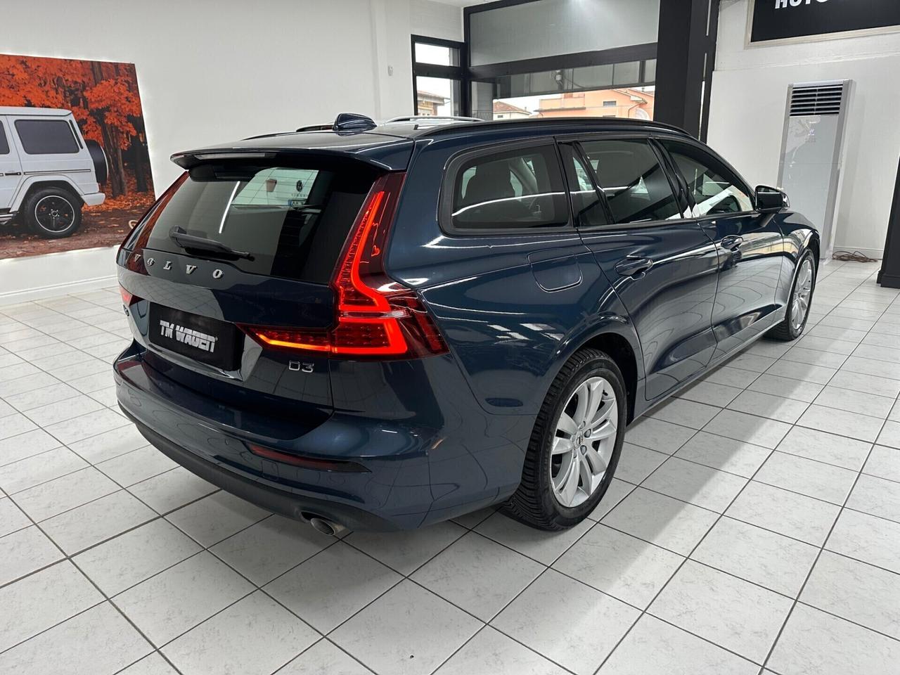 Volvo V60 2.0 d3 Momentum Business auto my21