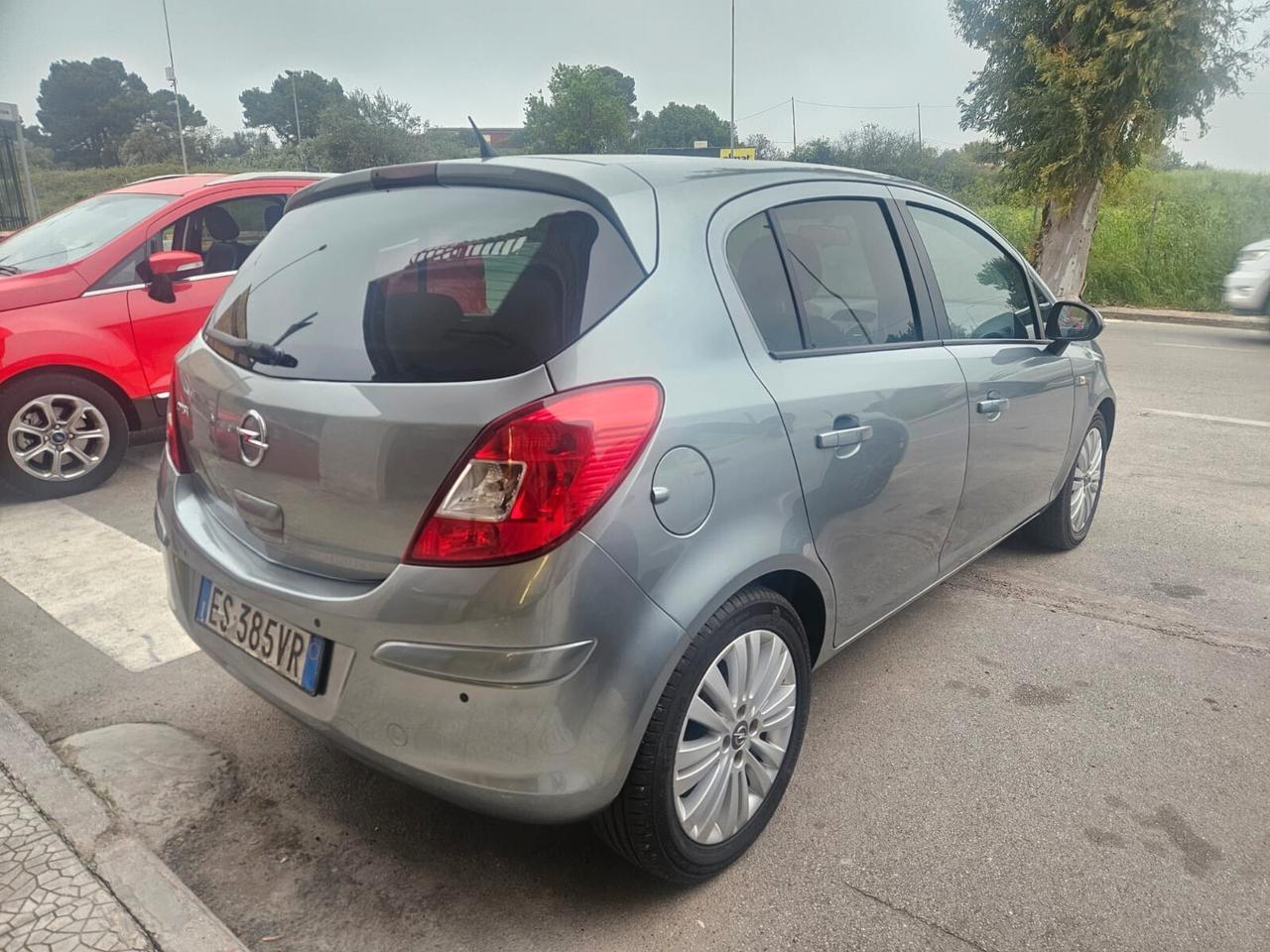 Opel Corsa 5P COSMO 1.2 BENZ. GPL