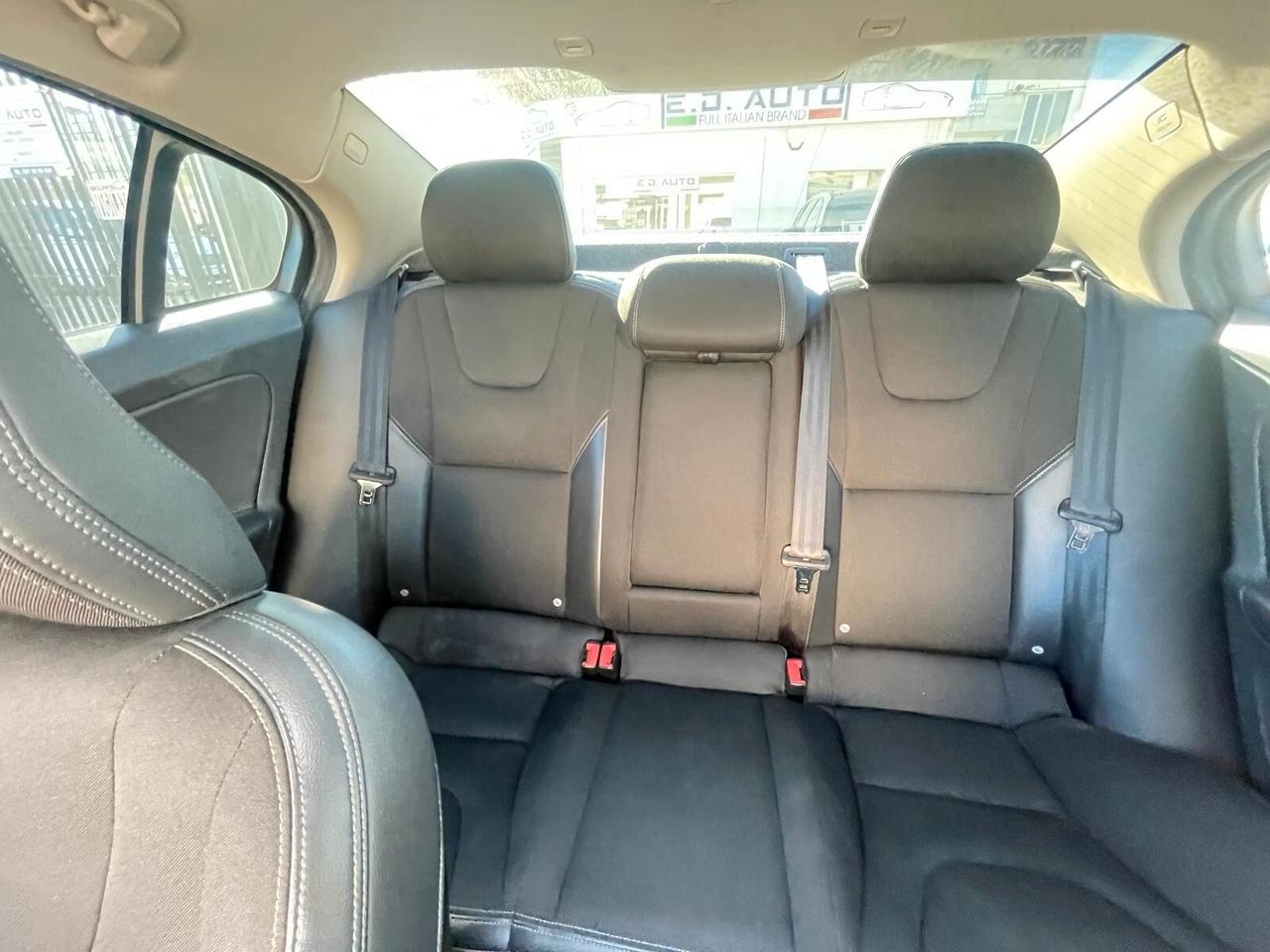 Volvo S60 Cross Country D3 Pro