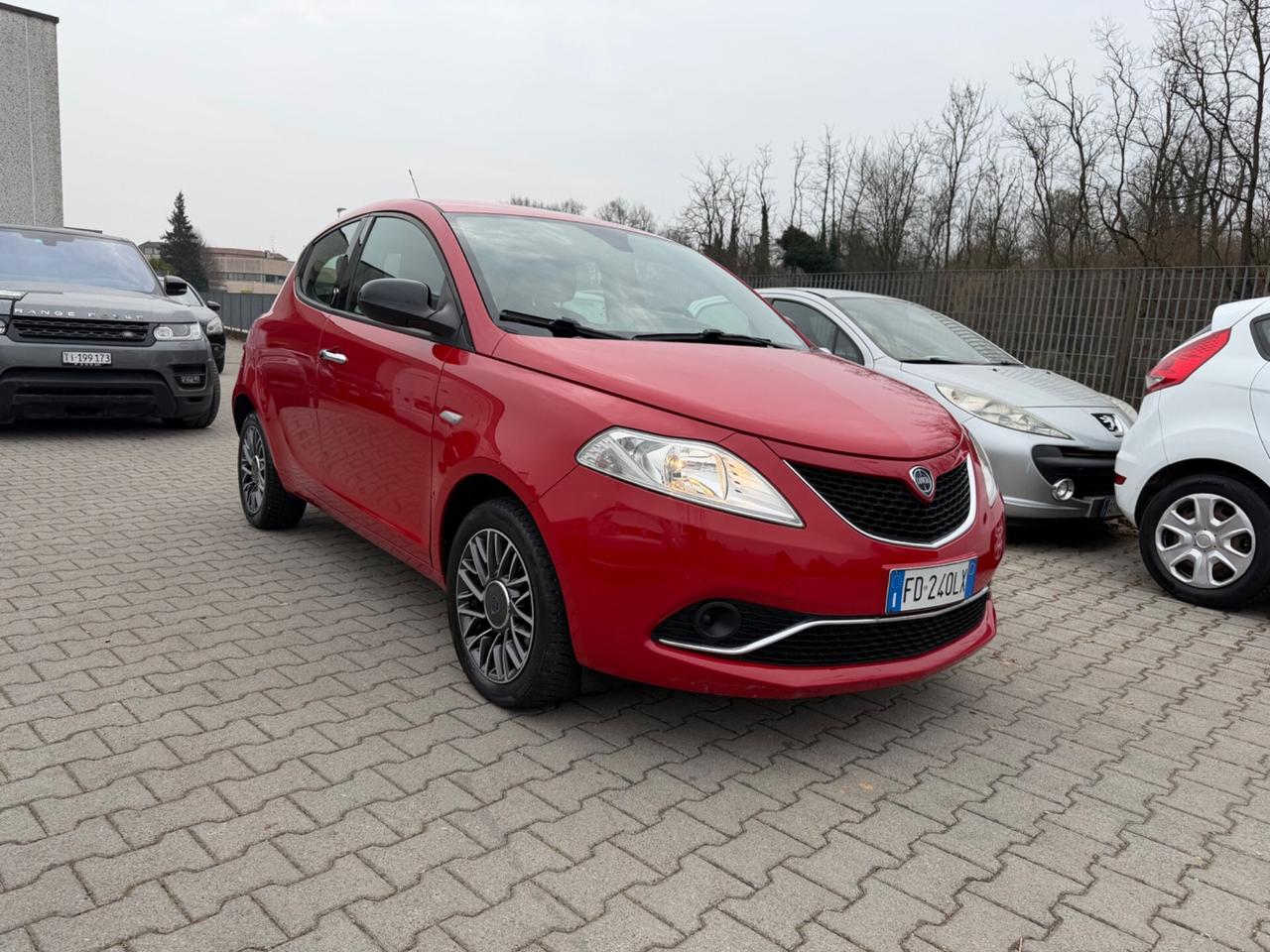 Lancia Ypsilon 1.2 69 CV 5 porte Platinum