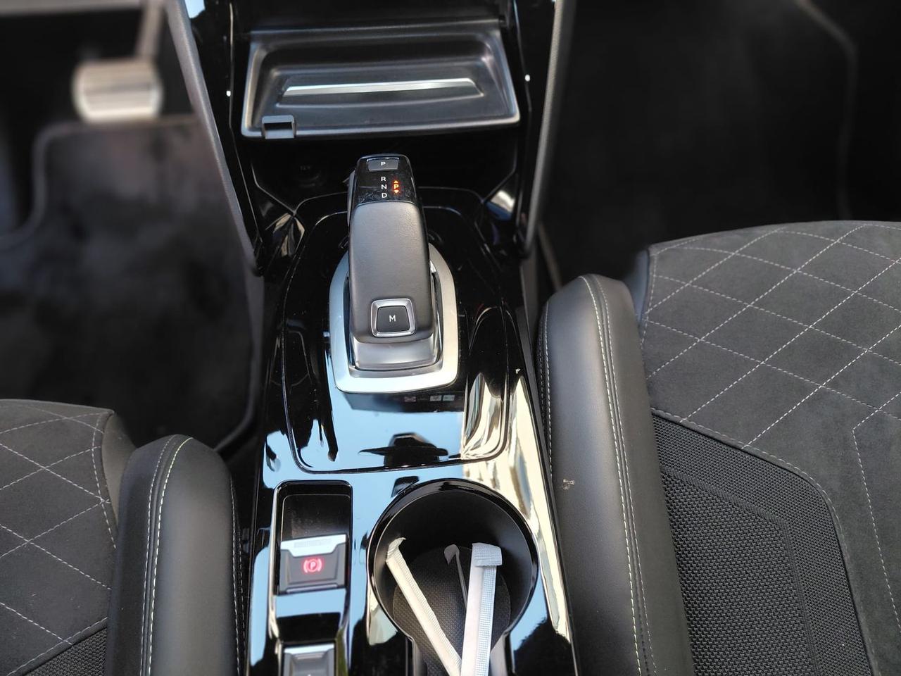 Peugeot 2008 Allure Pack 1.5 Blue HDI 130 #7949