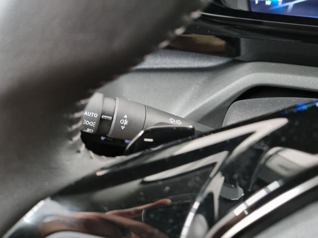 PEUGEOT 308 Plug-in Hybrid 180 e-EAT8 Allure