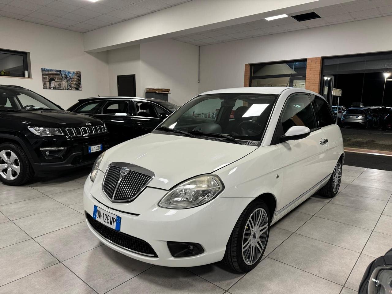 Lancia Ypsilon 1.2 BENZ PLATINO NEOPATENTATI 2009