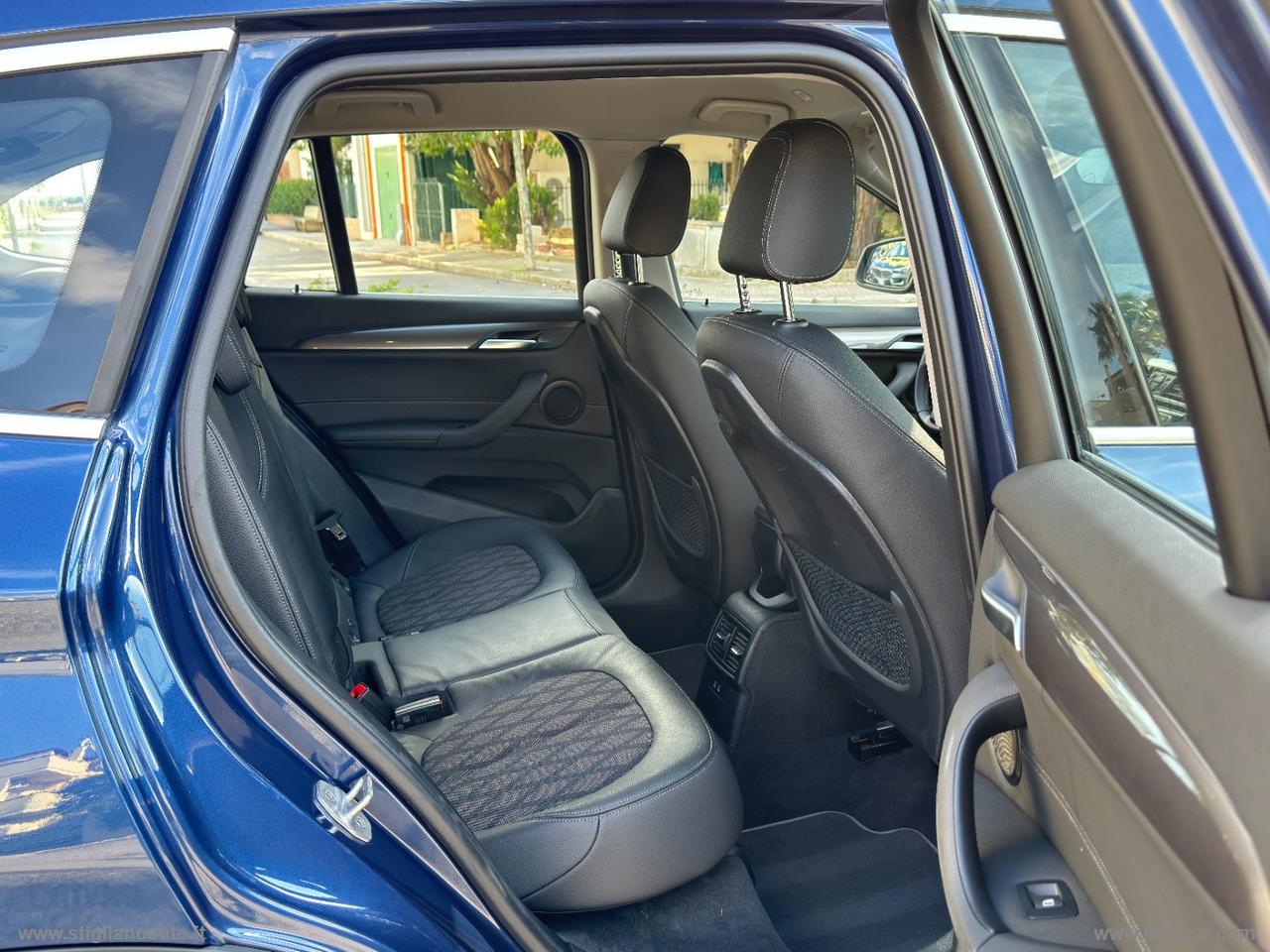 BMW X1 xDrive18d xLine Head-up display