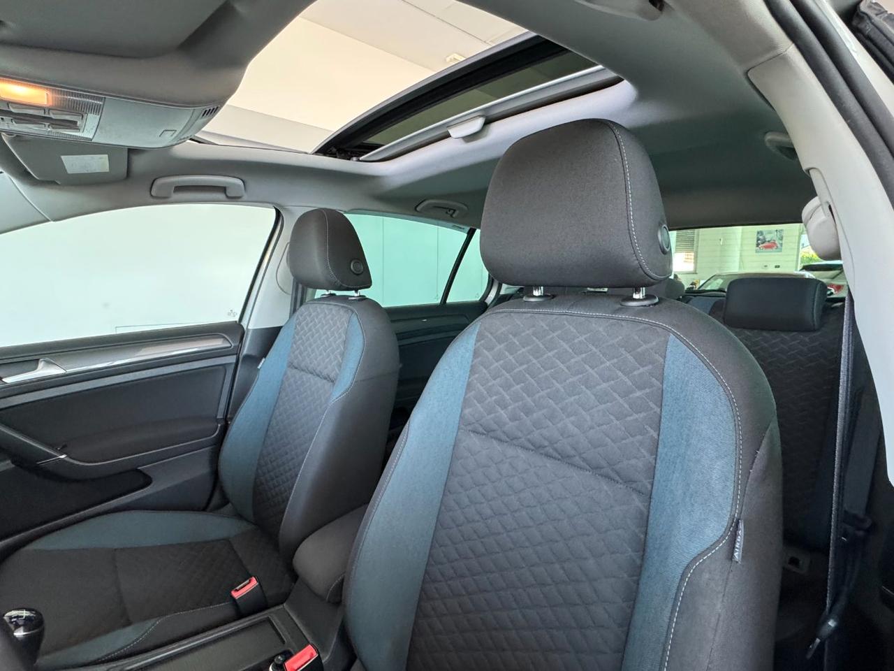 Volkswagen Golf 5 Porte 1.6 TDI 115cv Sport Tetto Apribile IQ.DRIVE