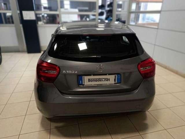 Mercedes-Benz A 180 A 180 d Automatic Business