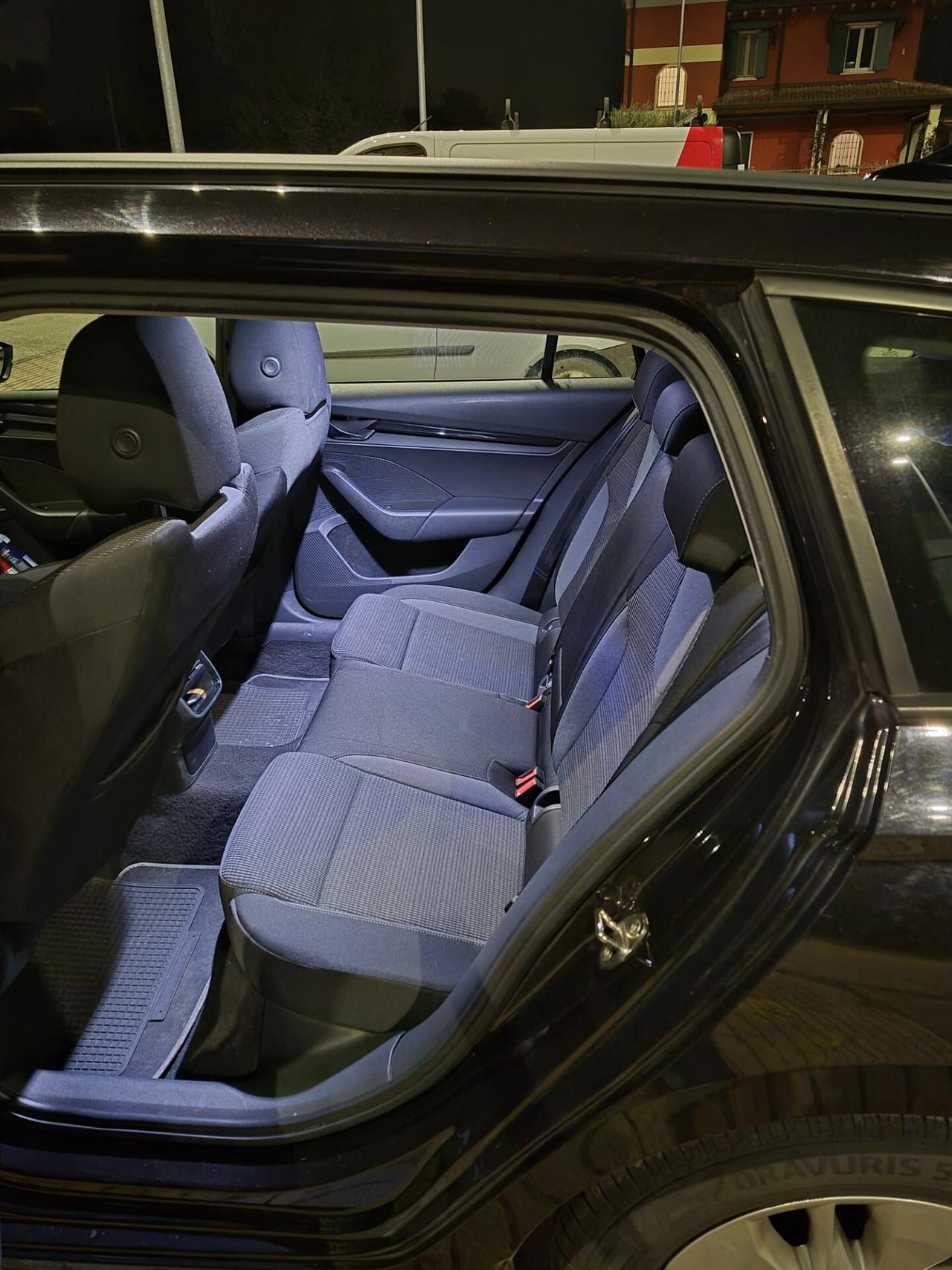 Skoda Octavia 2.0 TDI EVO SCR DSG Wagon Executive