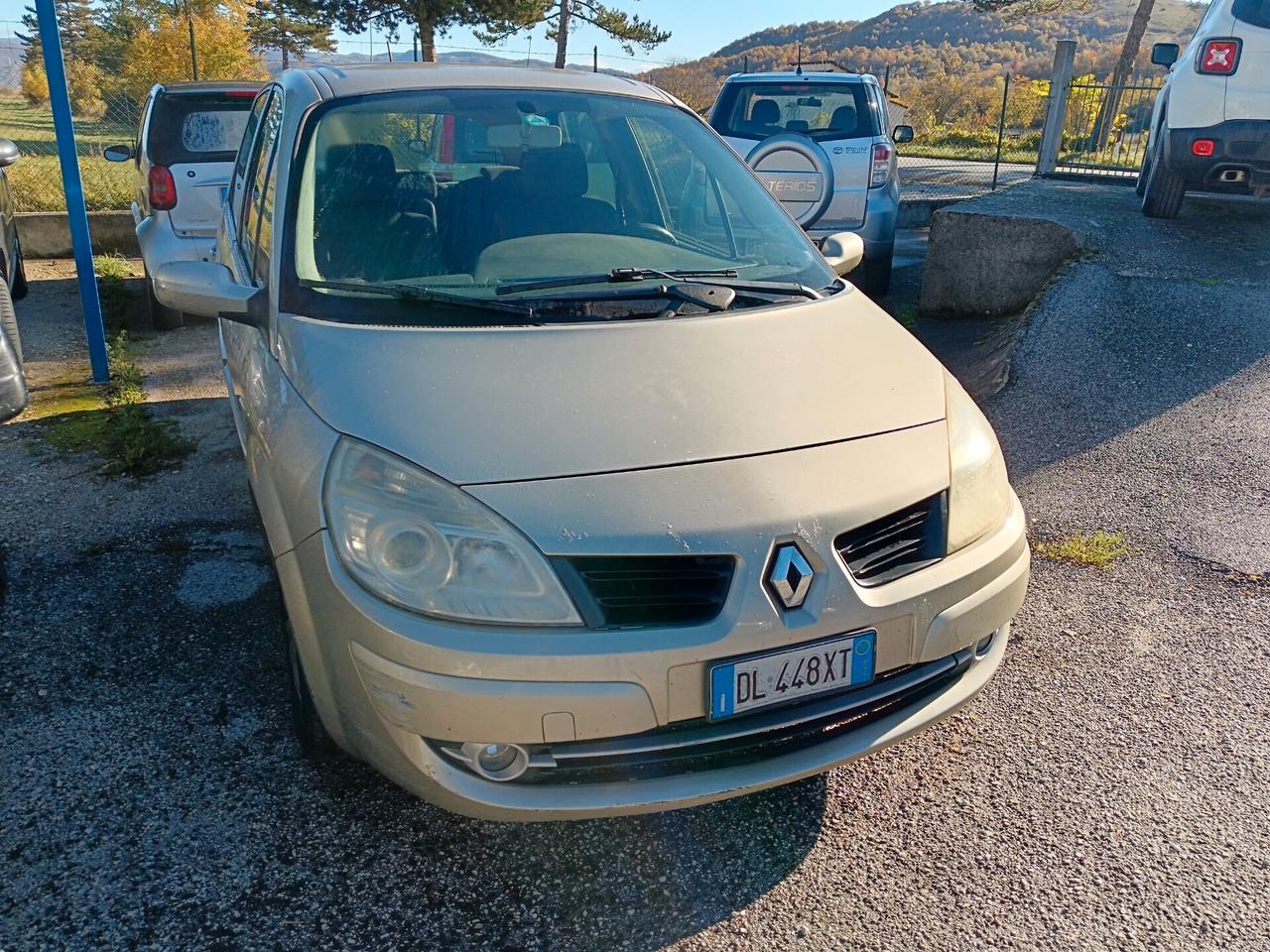 Renault Megane Mégane 1.5 dCi/105CV 4 porte Dynamique