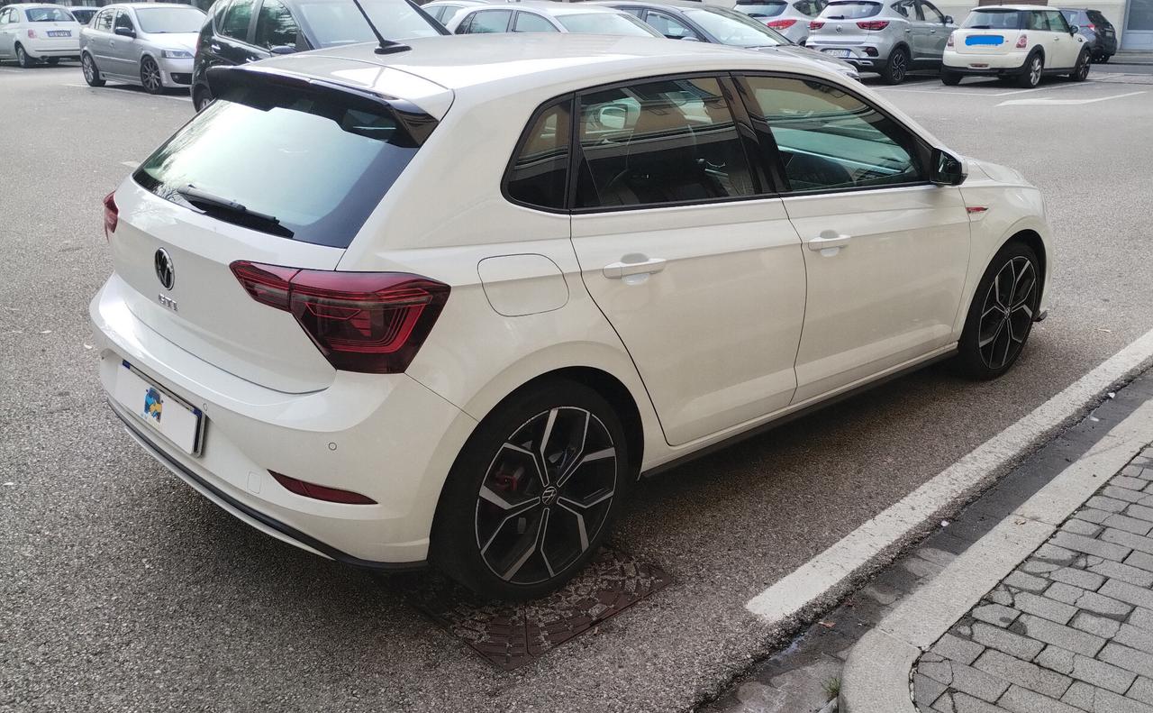 Volkswagen Polo 2.0 TSI DSG GTI