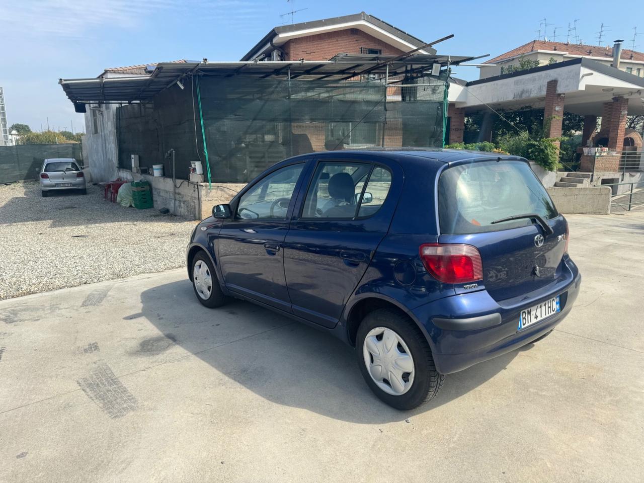 Toyota Yaris 1.0i 16V cat 5 porte Sol