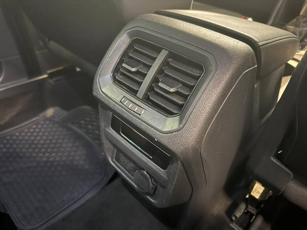 Volkswagen Tiguan 2.0 tdi URBAN SPORT 150cv dsg