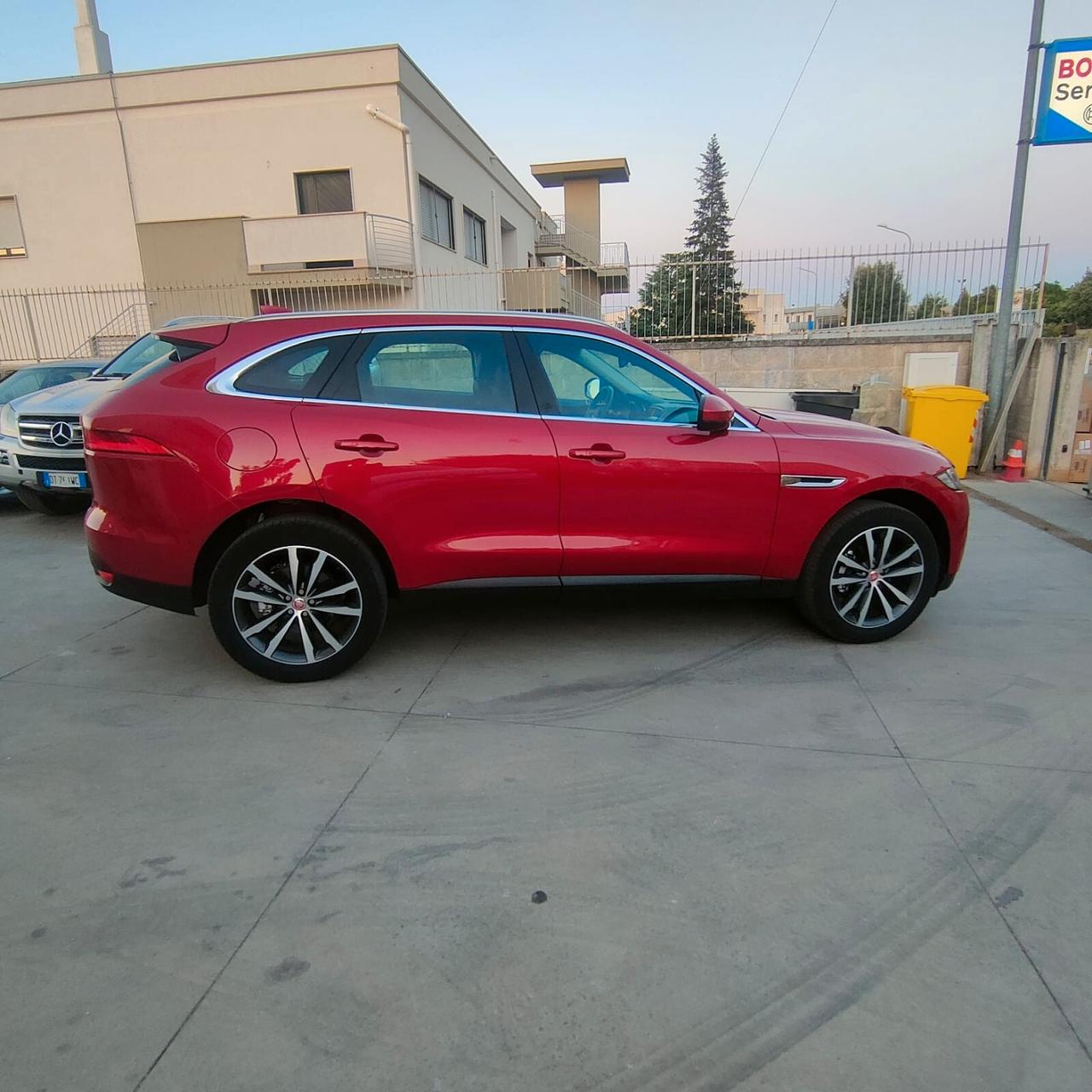 Jaguar F-Pace 2.0 D 180 CV AWD aut. Prestige