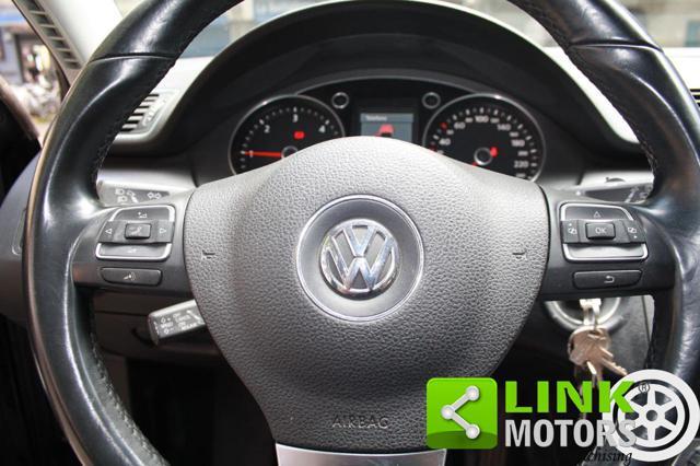 VOLKSWAGEN Passat Var. 2.0 TDI Highline Blue M.Tech.
