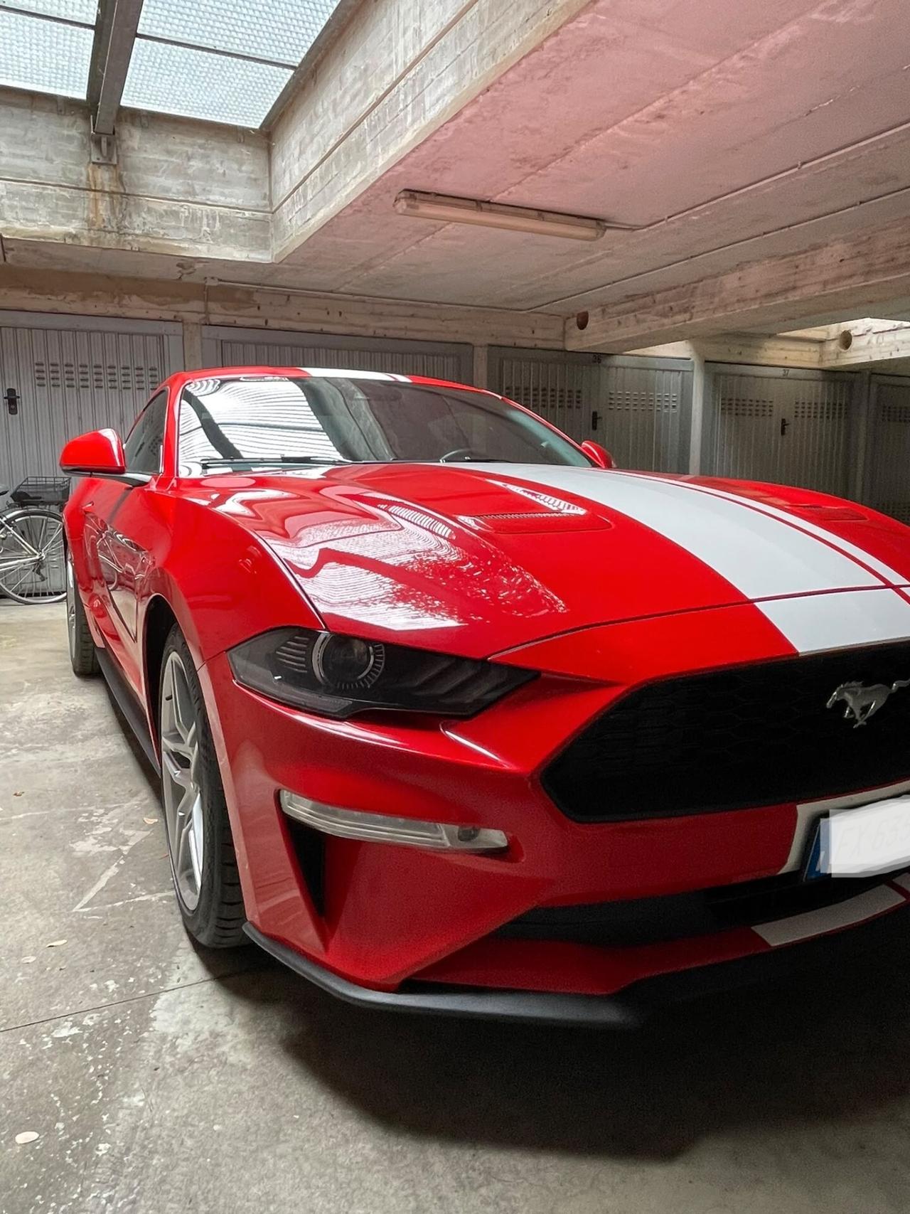 Ford Mustang FASTBACK 2.3 ECOBOOST AUT.