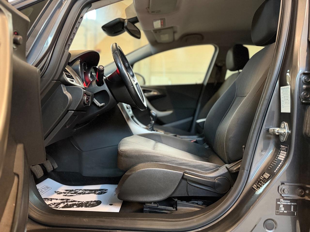 Opel Astra 1.4 100CV 5 porte Cosmo NEOPATENTATI