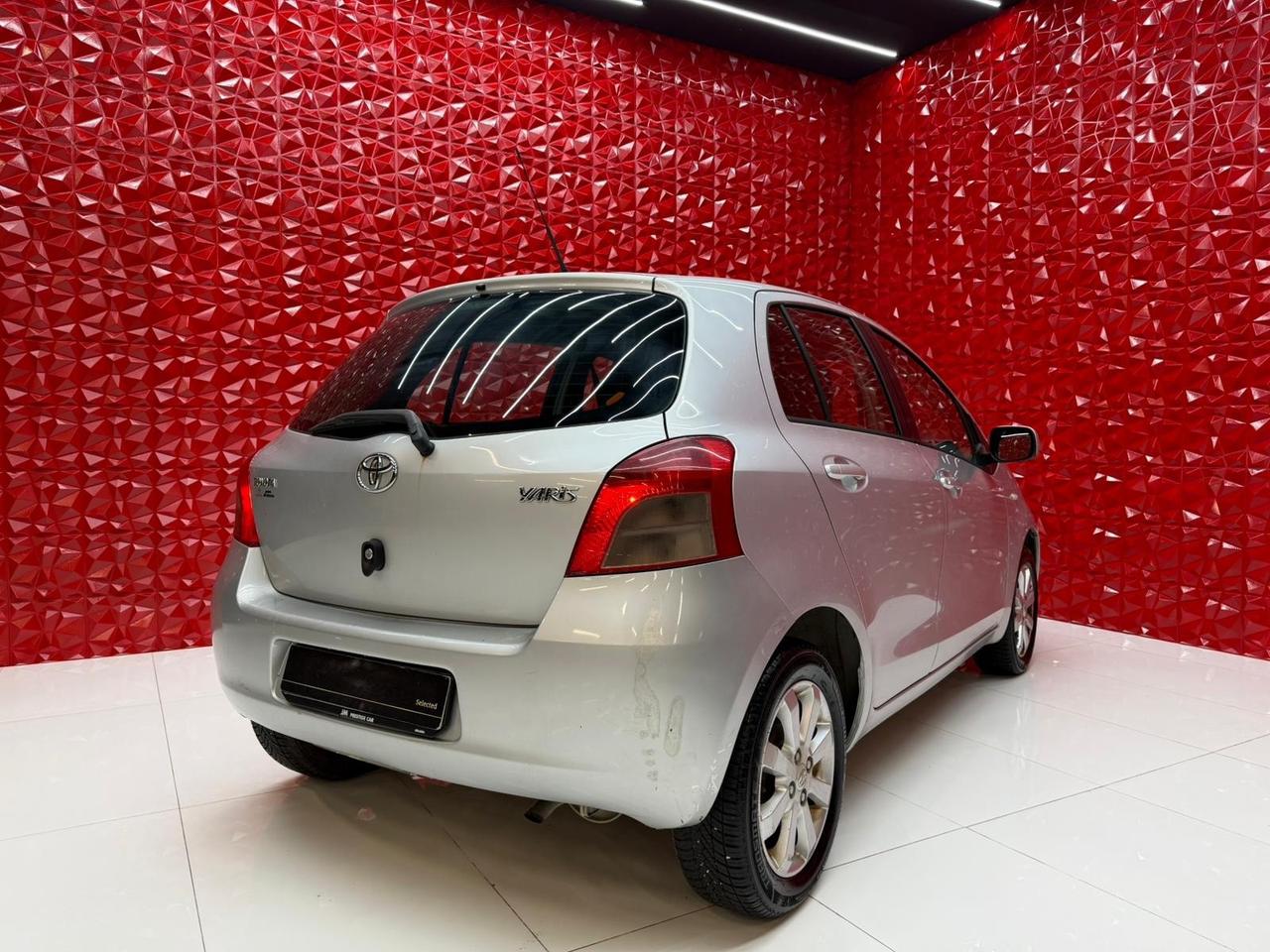 Toyota Yaris 1.0 5 porte Sol OK NEOPATENTATI