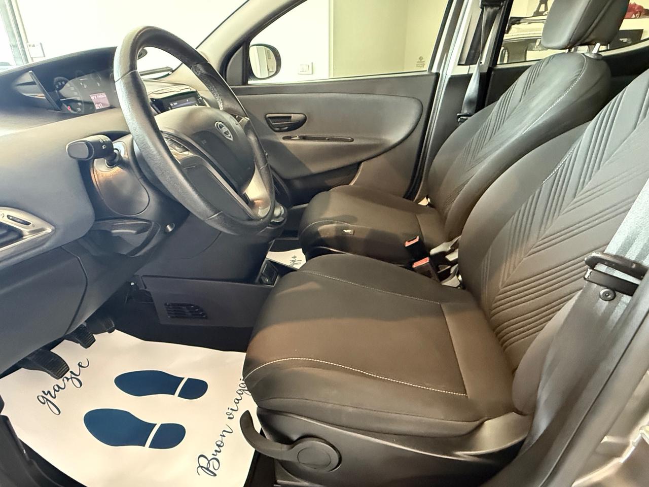 Lancia Ypsilon 1.0 FireFly 5 porte S&S Hybrid Ecochic Gold
