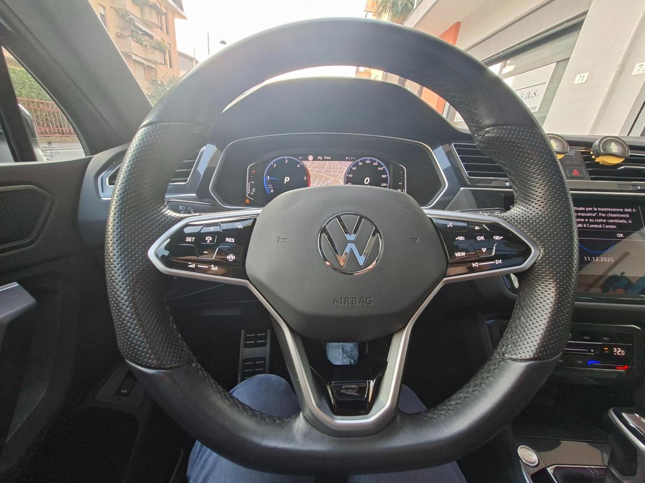 Volkswagen Tiguan 2.0 tdi R-Line 150cv dsg