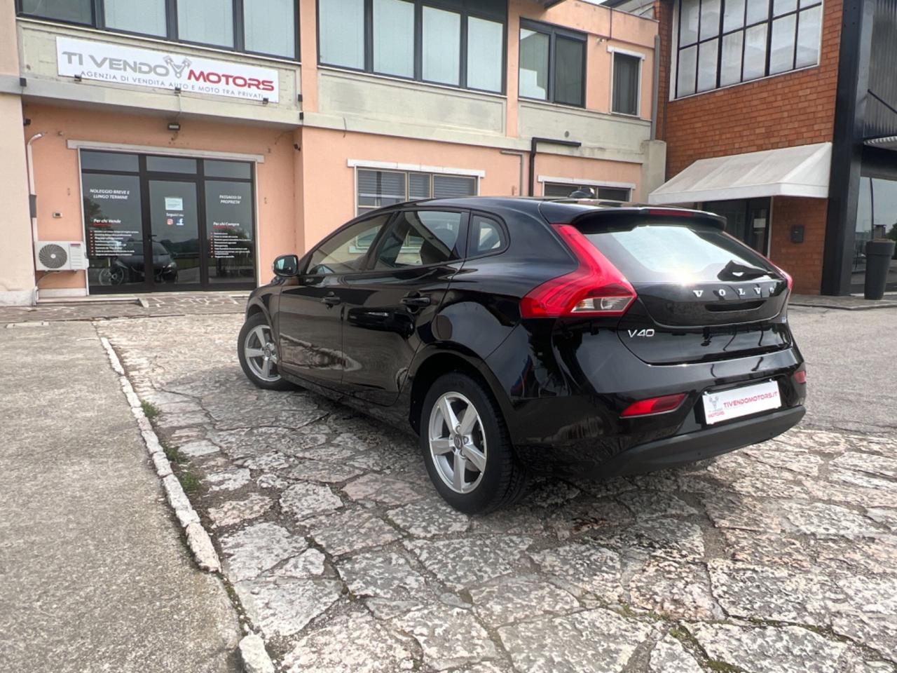 Volvo V40 D2 Momentum 2.0 120cv