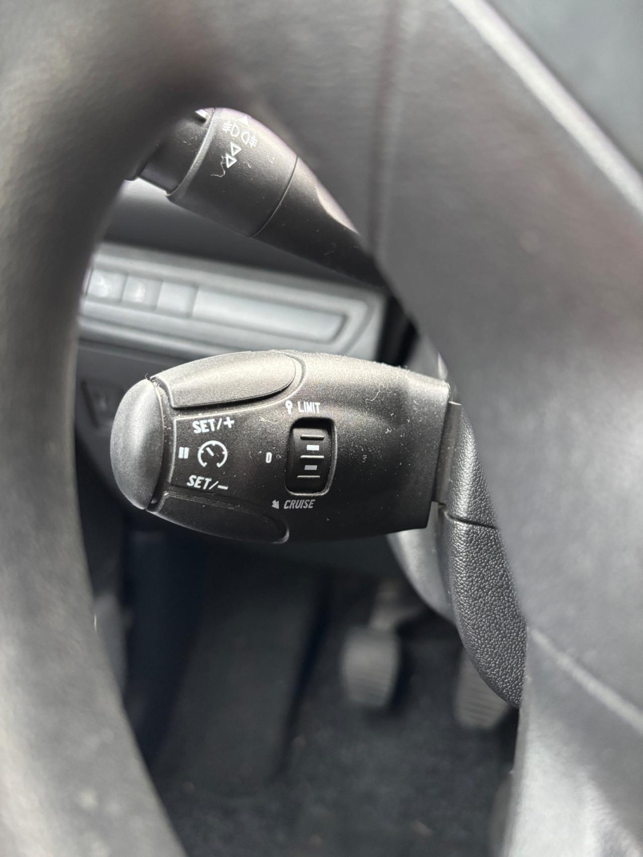 Peugeot 208 1.0 Benzina con soli 80000KM