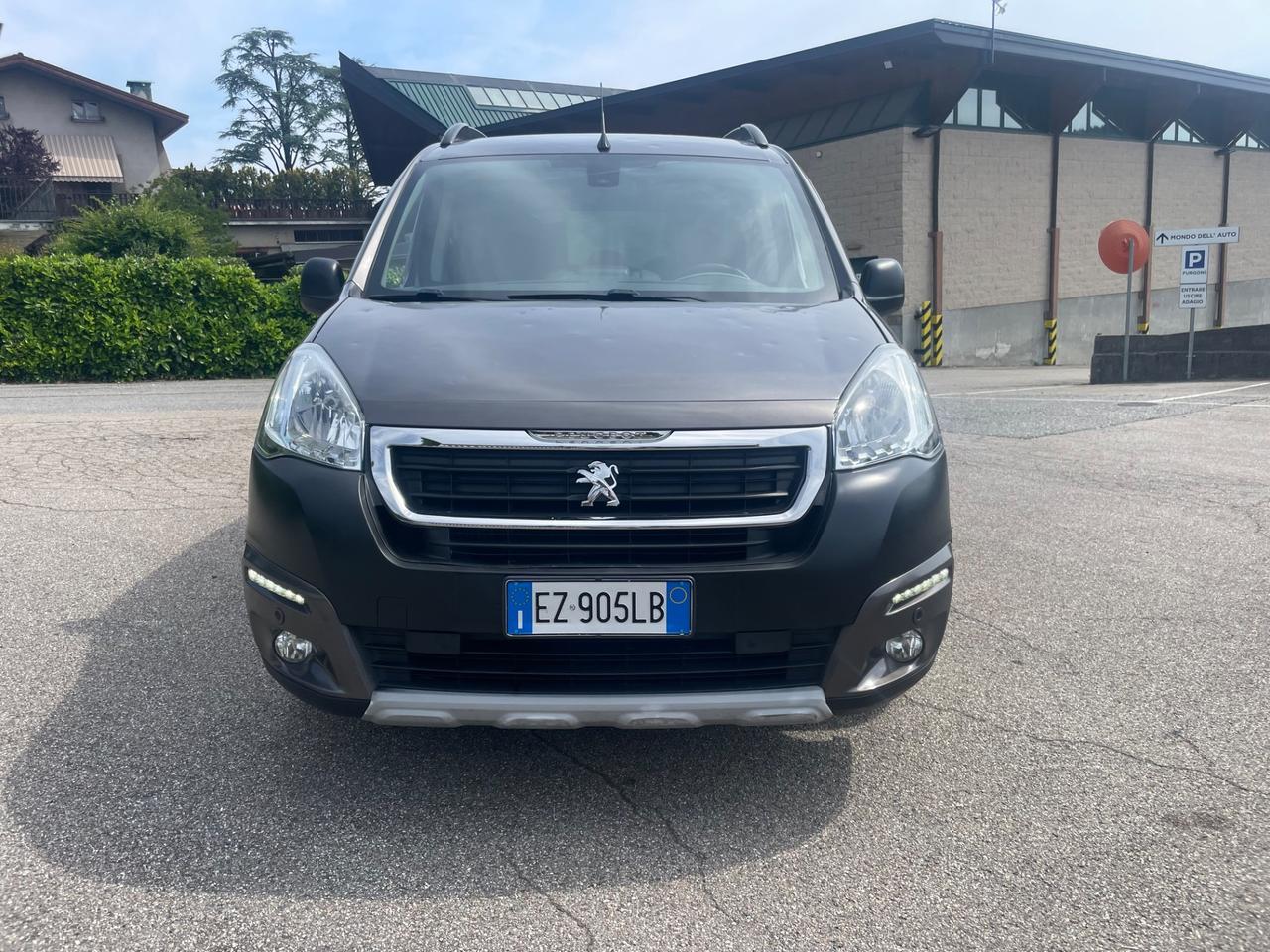 Peugeot Partner Tepee BlueHDi 100 Outdoor