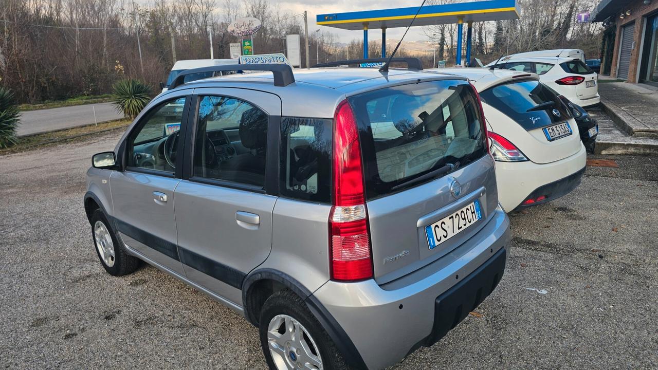 Fiat Panda 1.2 4x4 Climbing gpl solo contatto telefonico..no meil info 3792464507