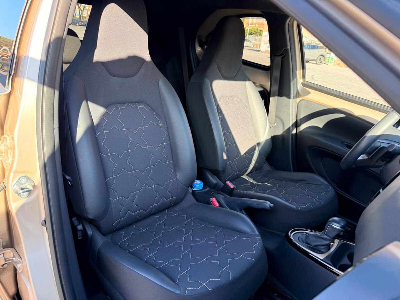 Toyota Aygo X 1.0 AUTOMATICA 18.000KM ORIGINALI