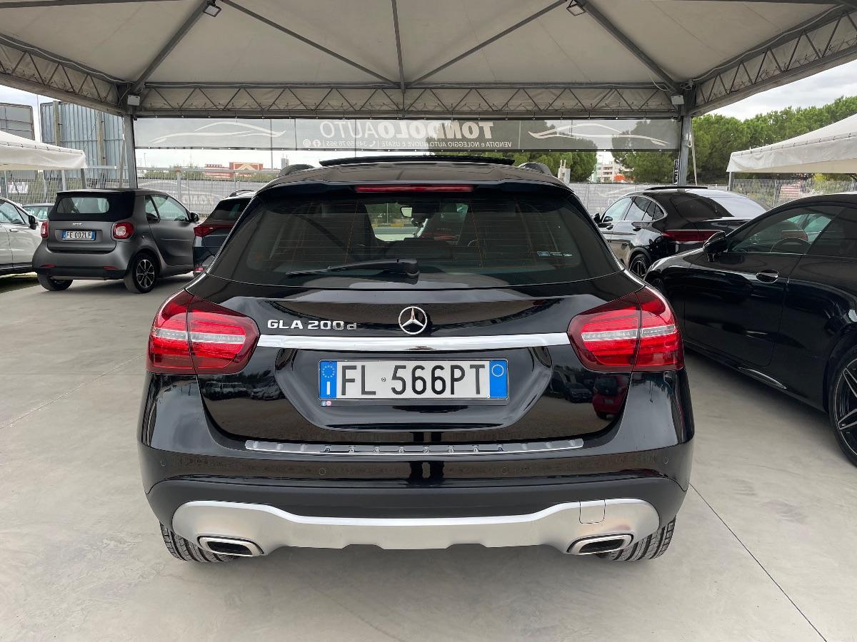 MERCEDES - Classe GLA - GLA 200 d Automatic 4Matic Premium