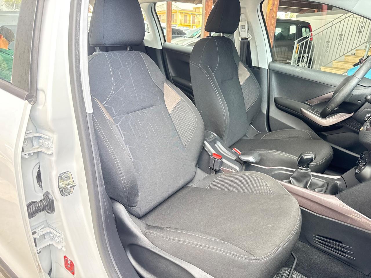 Peugeot 2008 2015 allure full optional