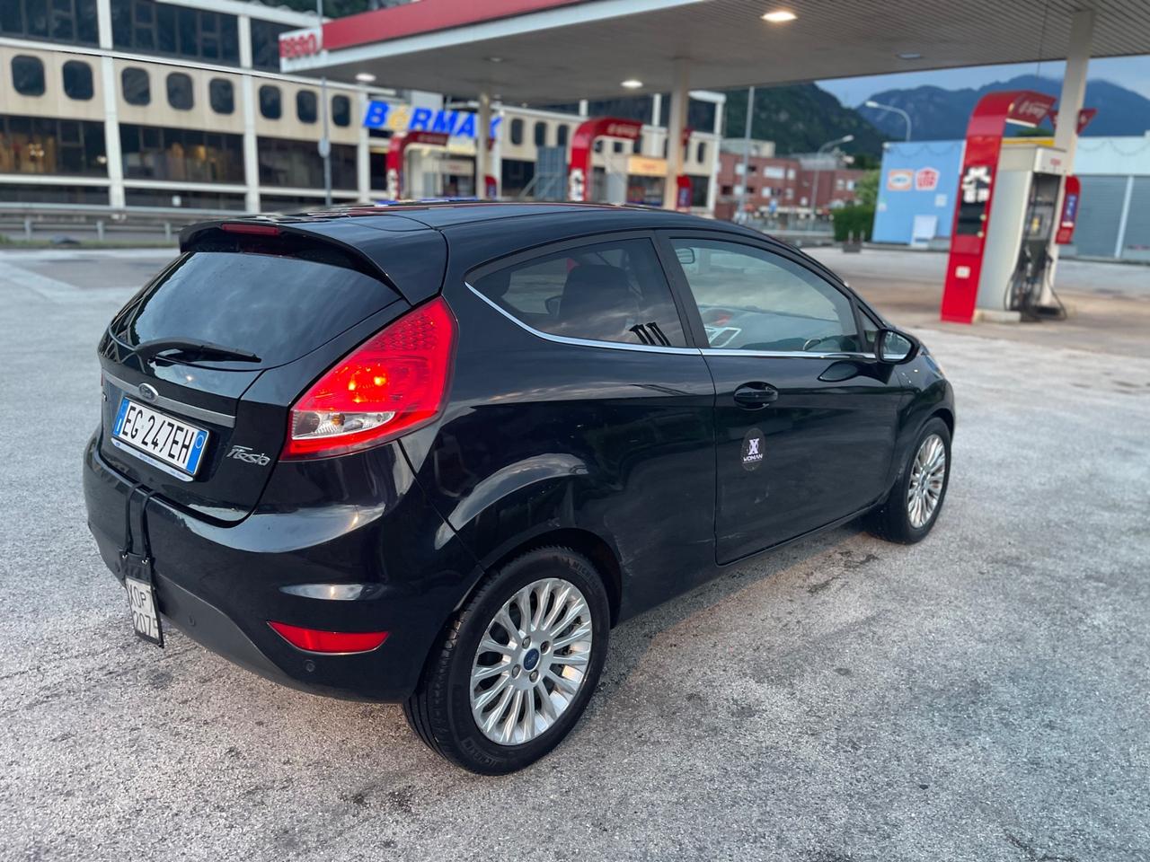 Ford Fiesta 1.4 TDCi 70CV 3 porte Titanium SI NEOPATENTATI