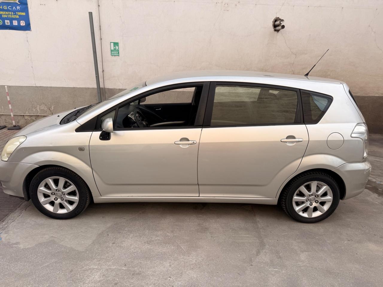 Toyota Corolla Verso 2.2 16V D-4D Sol