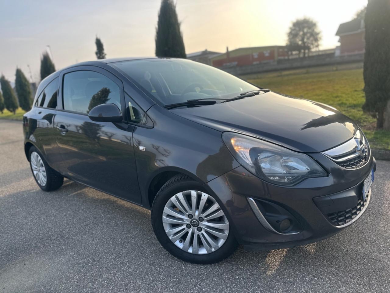 Opel Corsa 1.2 85CV 3 porte GPL-TECH b-color