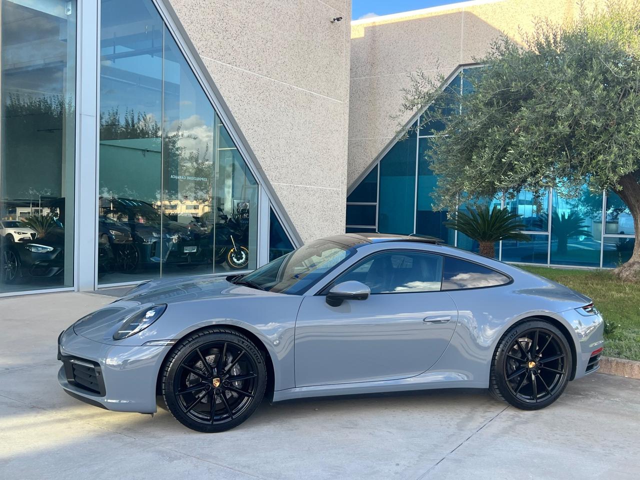 Porsche 992 Coupe Carrera possibilità noleggio no scoring