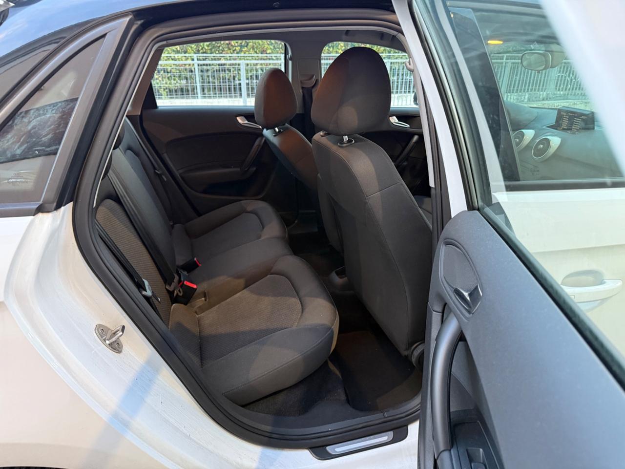 Audi A1 1.2 TFSI S line edition