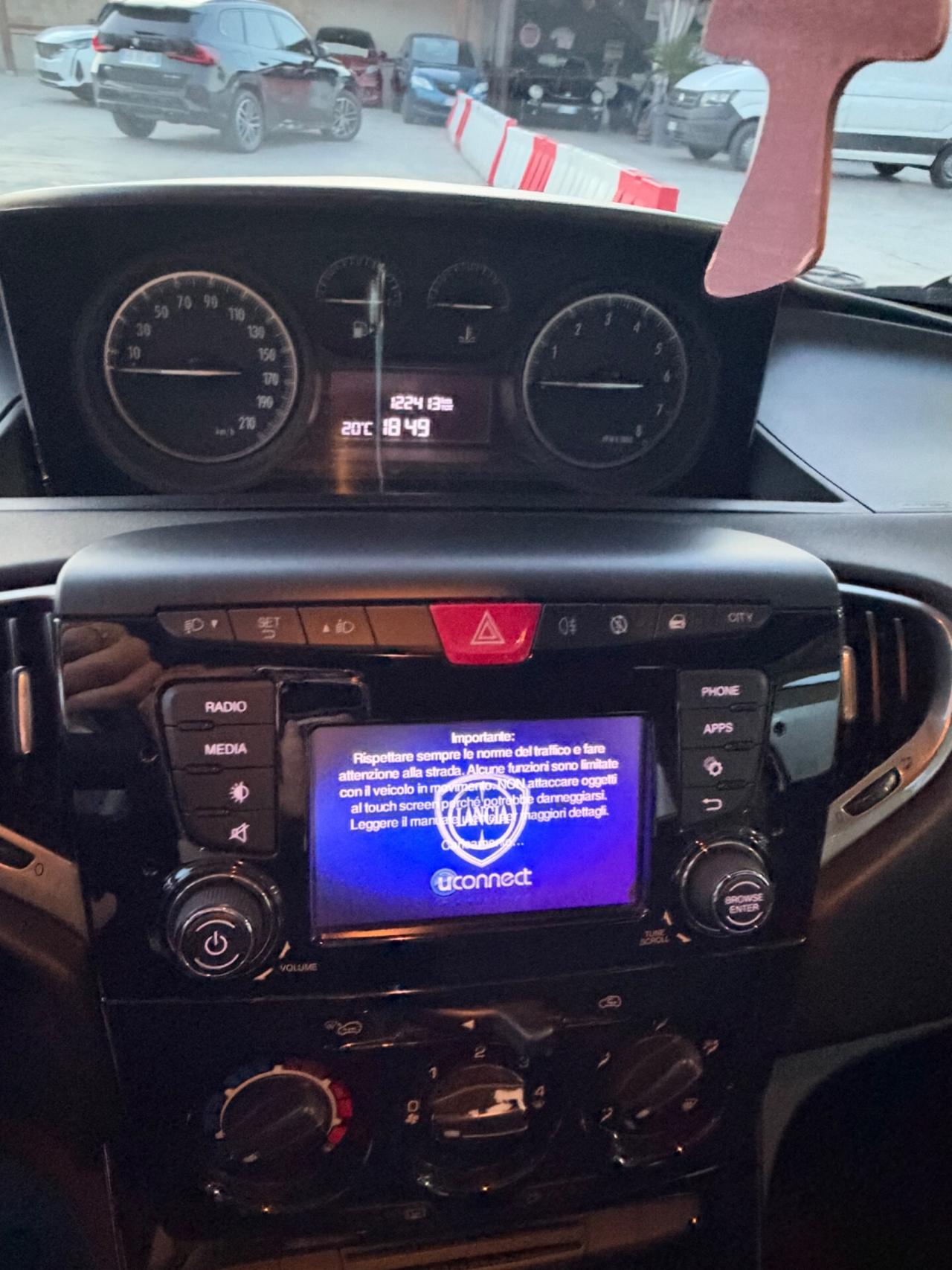 Lancia Ypsilon 1.2 69 CV 5 porte GPL Ecochic Platinum